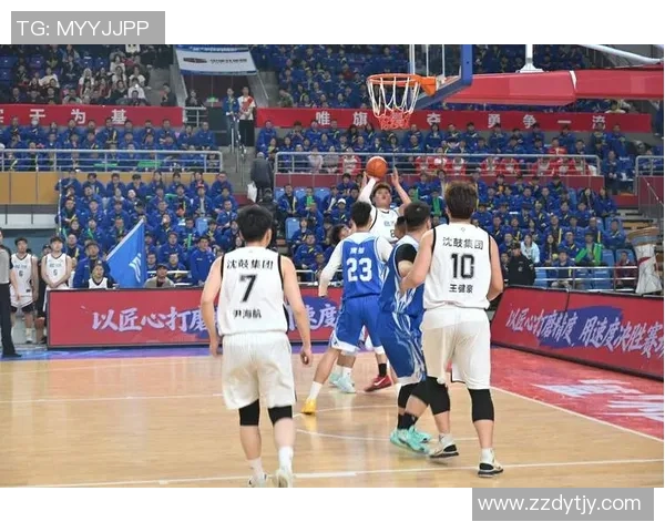 汽车与篮球明星激情互动展现运动与速度的完美结合